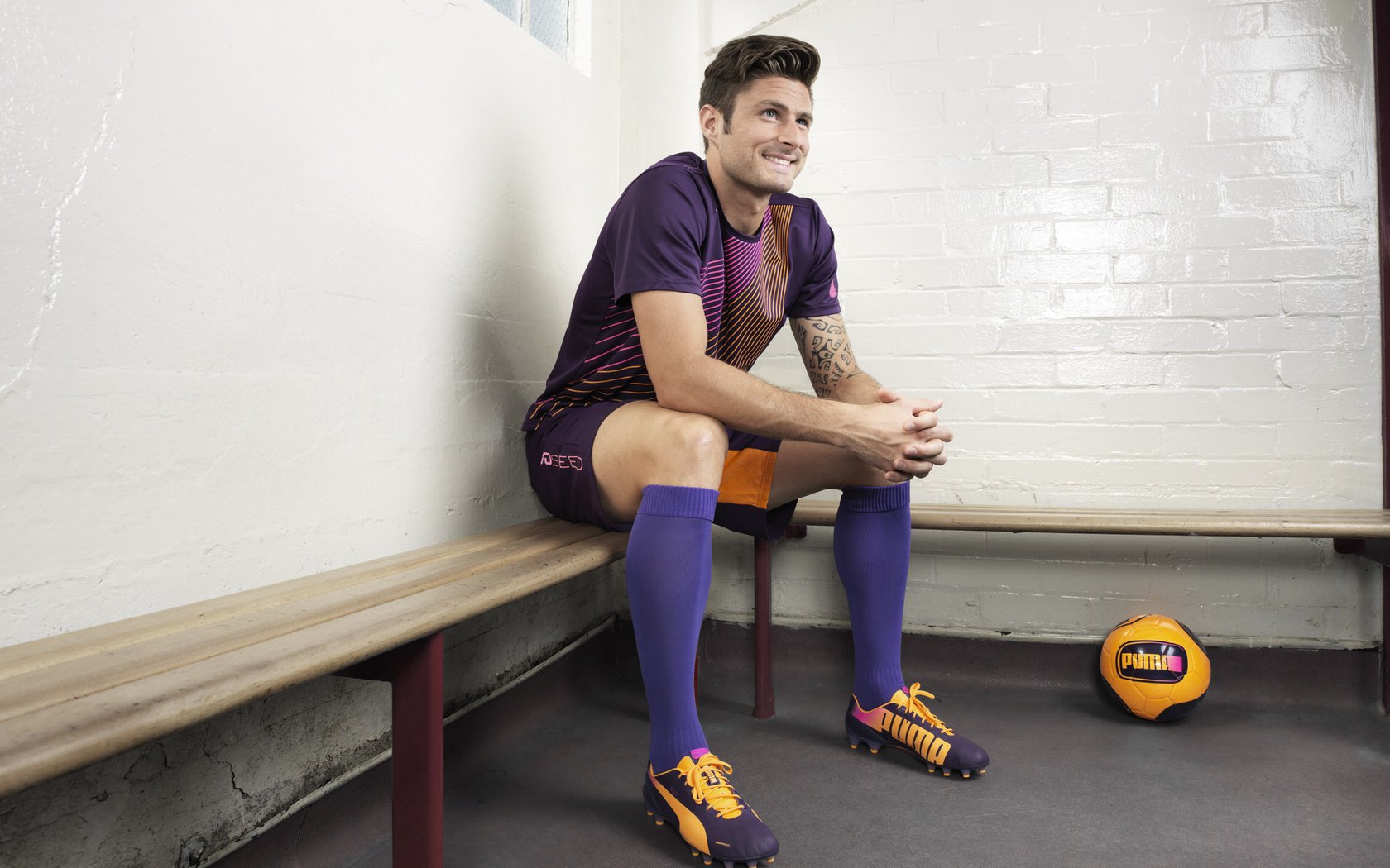 萨拉赫让比赛提前失去悬念,里昂掀翻哥伦比亚,当意外成为足球的必然叙事