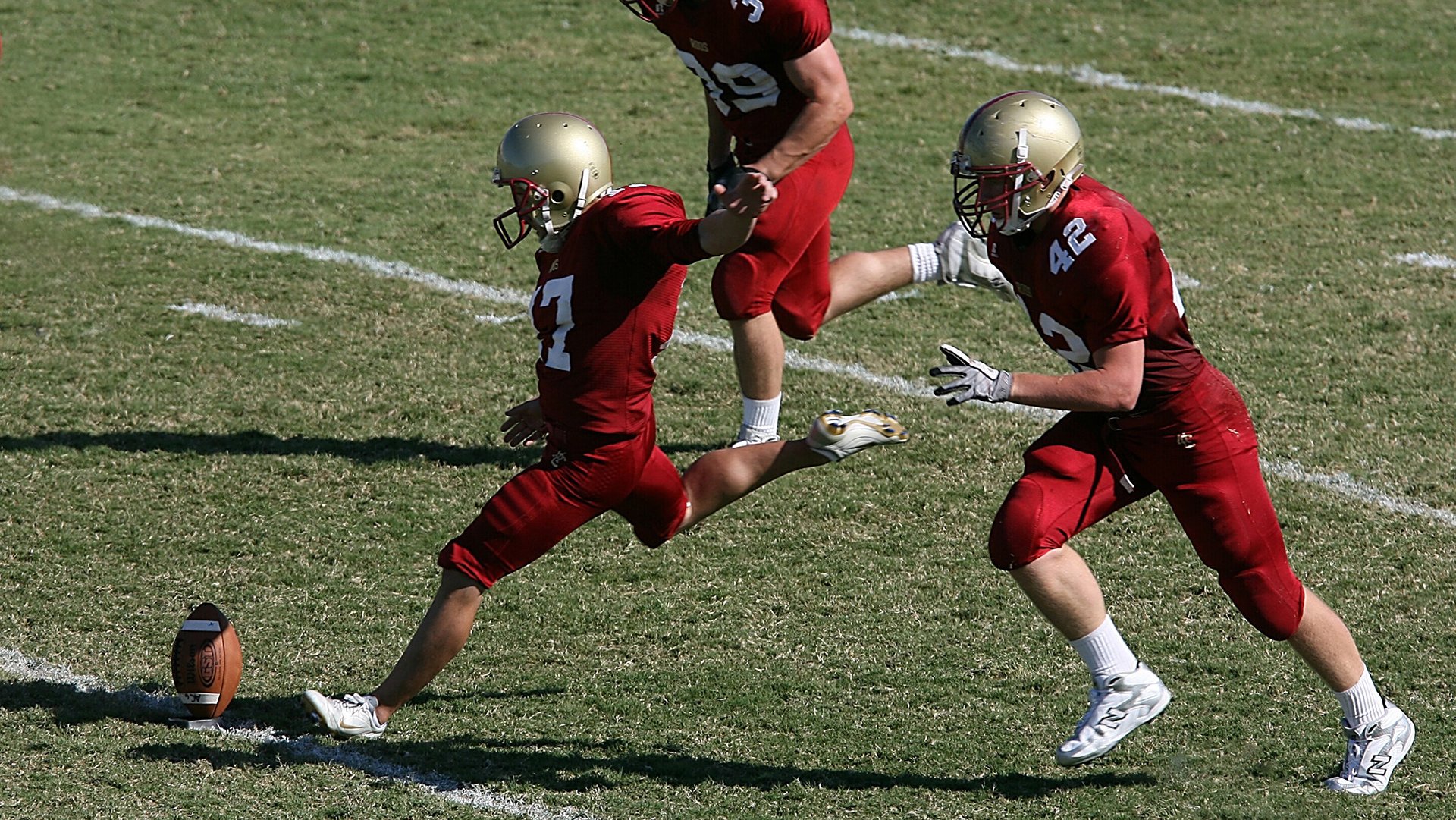 开云平台-街道轰鸣与绿茵逆转，极限赛道上的瑞士式胜利哲学