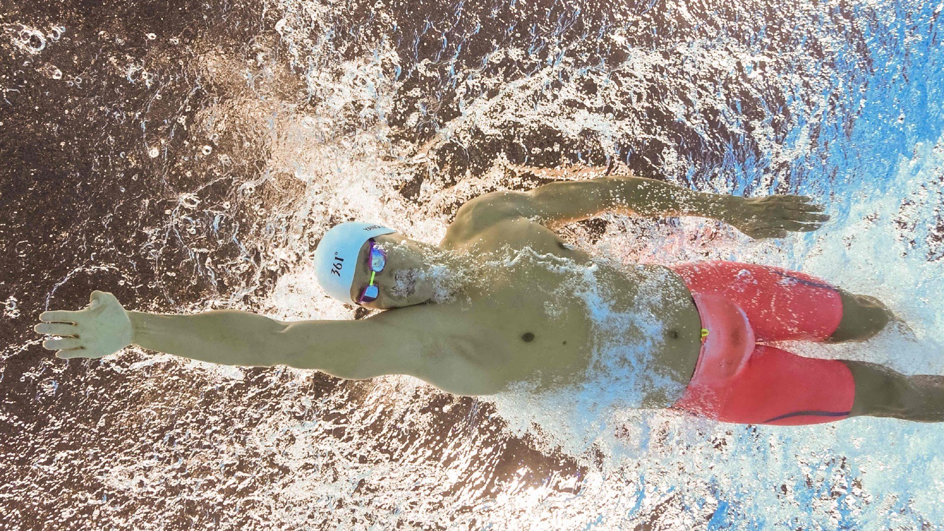 开云体育在线-步行者强行终结马刺，米切尔在美加墨世界杯接管比赛，篮球世界的两极叙事